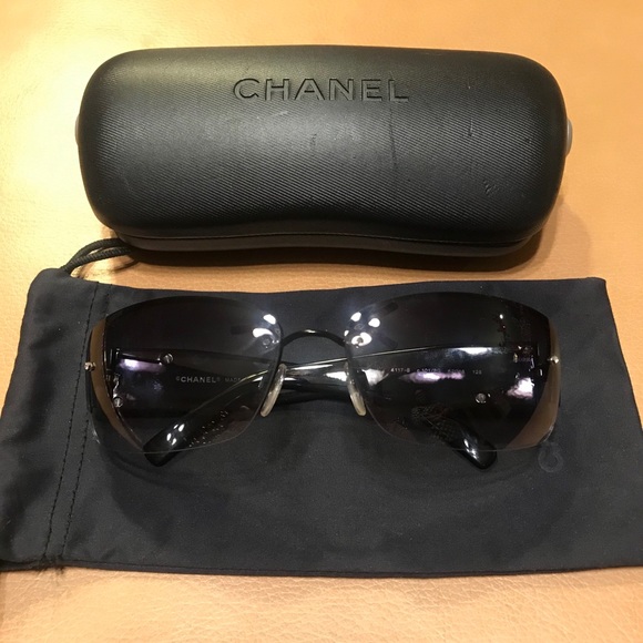 ⛔️SOLD⛔️ Authentic Classic CHANEL Sunglasses - Picture 3 of 12